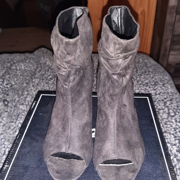 Souled Out brand peep toe booties 7 - Picture 5 of 6